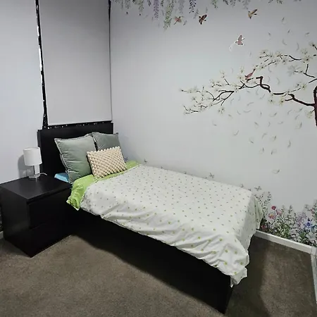 Oxford Street Prime Location Bulimba