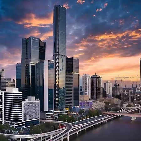 The Only One - Riverfront Elegance, Free Carpark Brisbane