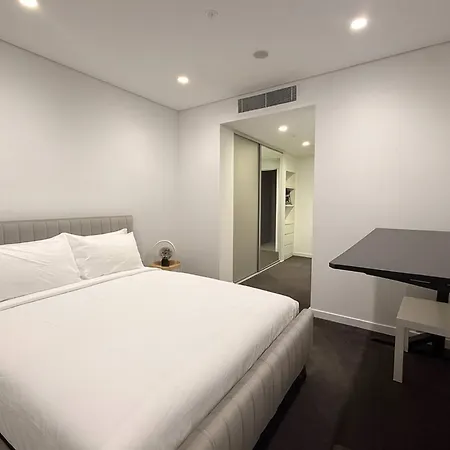 The Only One - Riverfront Elegance, Free Carpark * Brisbane