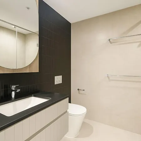 Apartment The Only One - Riverfront Elegance, Free Carpark Brisbane