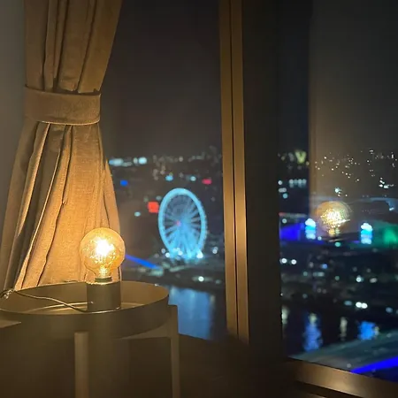 Apartment The Only One - Riverfront Elegance, Free Carpark