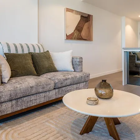 Resort-style Cbd 1-bedroom Walk To Everything *