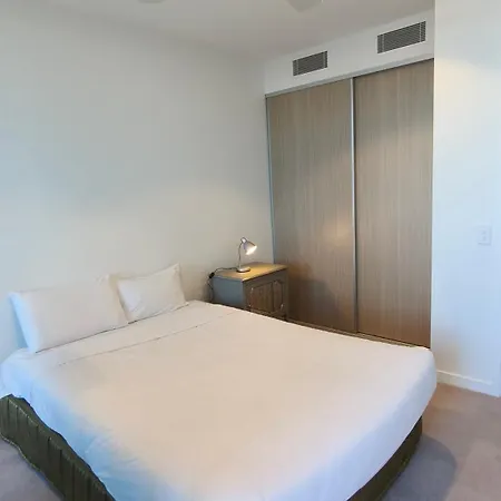 40 Queens Wharf 1 Bedroom Apartment *