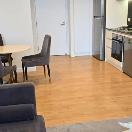 Neat And Cozy 1br With Amazing Facilities Brisbane