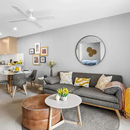 Apartment Lux 2br 5 Stars Pool Gym 10 Min Cbd *