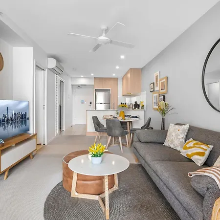 Lux 2br 5 Stars Pool Gym 10 Min Cbd Brisbane