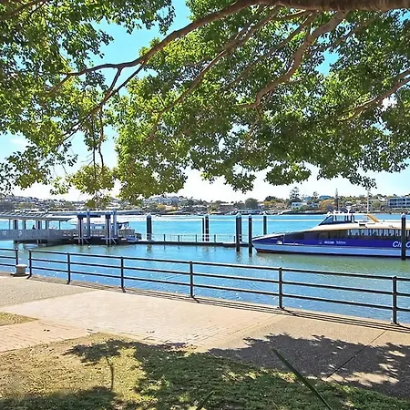 Woolstore Riverfront Teneriffe Apartment *