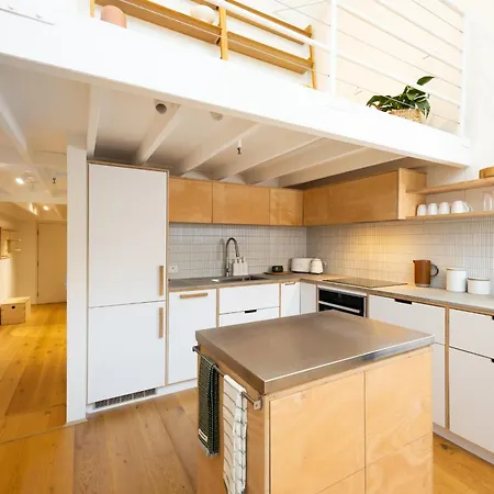 Riverside Loft 2bed,2bath Park Pool Apartment *