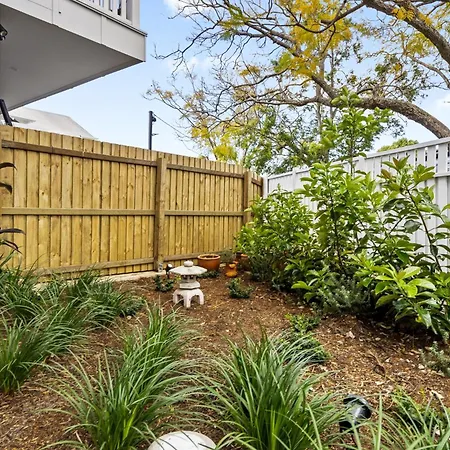 Spacious 3-bed Clayfield House With Patio And Bbq Holiday home