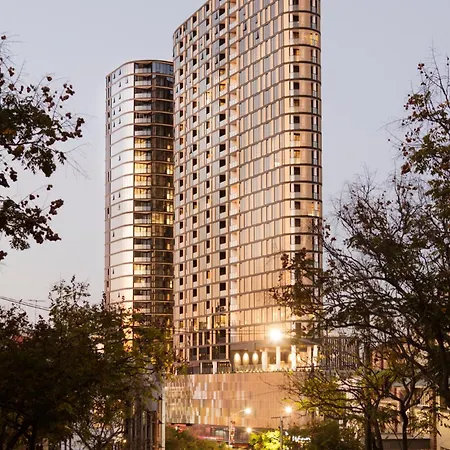 And Mountain View With Pool, Gym And Parking * Brisbane