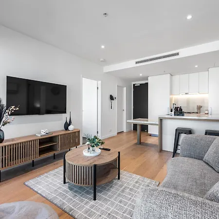 And Mountain View With Pool, Gym And Parking Apartment *