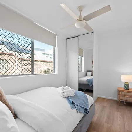 Stylish 2br Near Hospitals, Qut And Cbd With Parking! Apartment