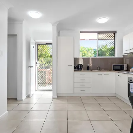 Apartment Stylish 2br Near Hospitals, Qut And Cbd With Parking! Brisbane