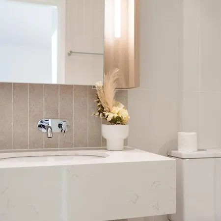 Queen's Reach - Brand New On Star Casino Bne