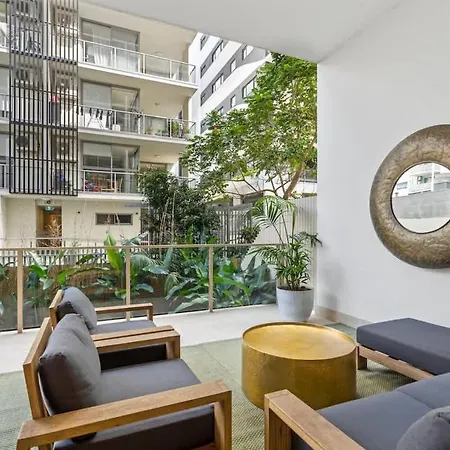 Stunning Helia Sanctuary - West End With Parking *