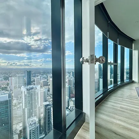 Apartment Brisbane's Highest Rated 3 Bedroom Luxury -above 60th Floor- Incredible Views In Skytower, Brisbane's Tallest Building -complimentary Wifi, Drinks, Snacks & Streaming Access Brisbane