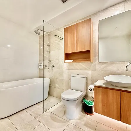 Brisbane's Highest Rated 3 Bedroom Luxury -above 60th Floor- Incredible Views In Skytower, Brisbane's Tallest Building -complimentary Wifi, Drinks, Snacks & Streaming Access