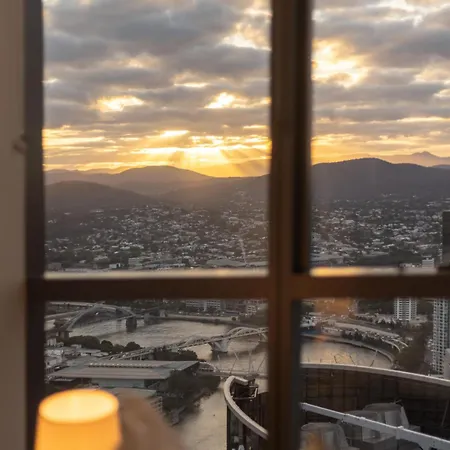 Level 56 Cbds Luxurious 5 Star Exp Apartment Brisbane