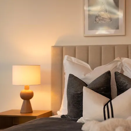 Level 56 Cbds Luxurious 5 Star Exp Brisbane