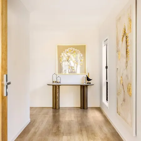 Grand Luxe Oasis Prime Location Balcony And Patio Brisbane