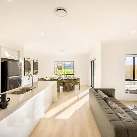 Grand Luxe Oasis Prime Location Balcony And Patio Holiday home *