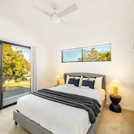 Grand Luxe Oasis Prime Location Balcony And Patio * Brisbane