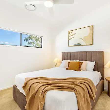 Holiday home Grand Luxe Oasis Prime Location Balcony And Patio Brisbane