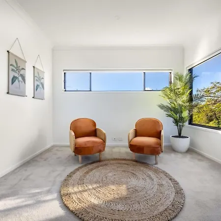 Grand Luxe Oasis Prime Location Balcony And Patio Holiday home