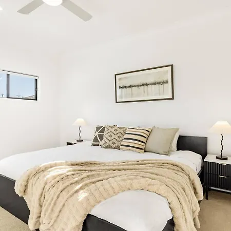 Grand Luxe Oasis Prime Location Balcony And Patio Holiday home