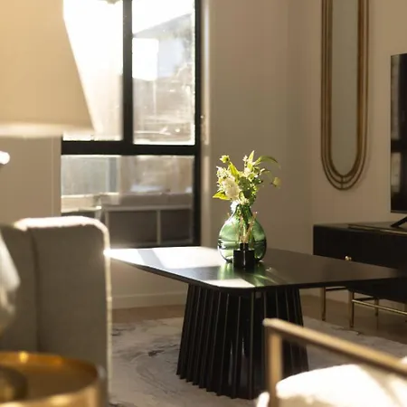 Holiday home Grand Luxe Oasis Prime Location Balcony And Patio Brisbane