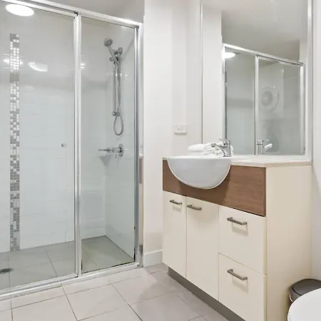 Affordable Cbd 2beds And Ducted Ac Walk To Everything