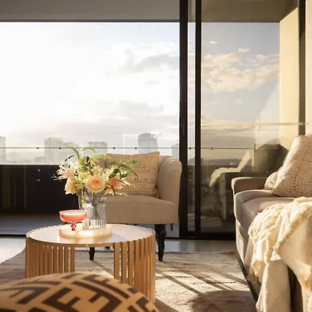 Apartment Stylish 2br Unit With Pool And Gym In South