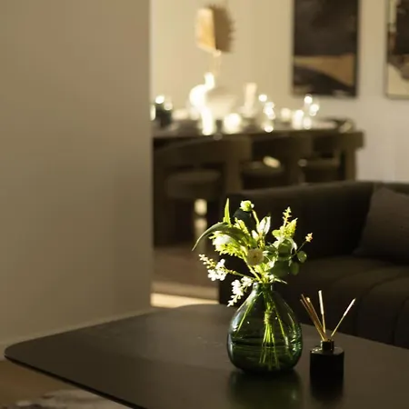 Grand Luxe Oasis Prime Location Balcony And Patio Brisbane