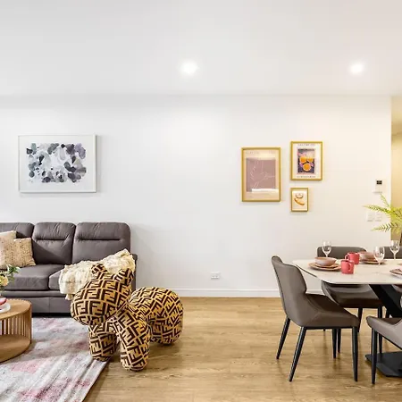 Apartment Stylish 2br Unit With Pool And Gym In South *