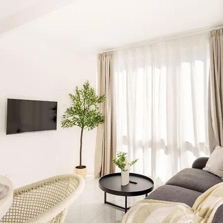 Modern Retreat In Heart Of Sunnybank Holiday home
