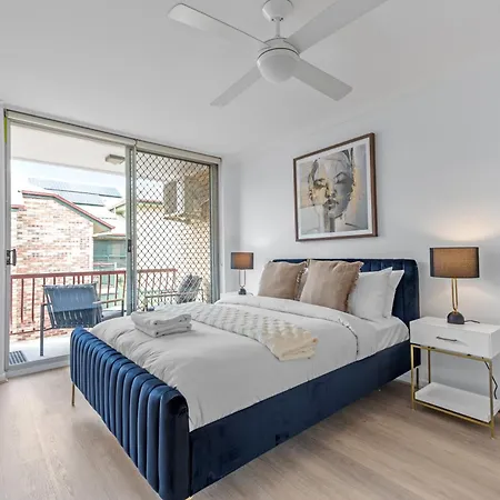Comfy And Cozy Near Hospitals And Cbd With Parking! Apartment *
