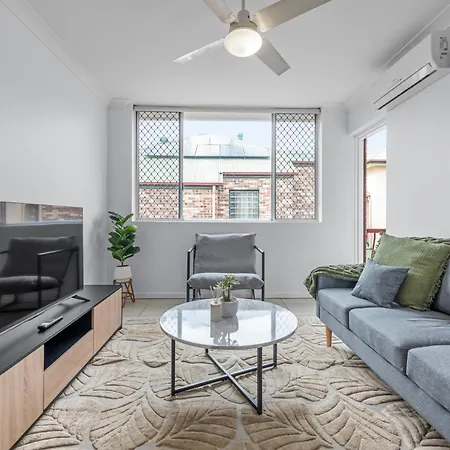 Apartment Comfy And Cozy Near Hospitals And Cbd With Parking! *