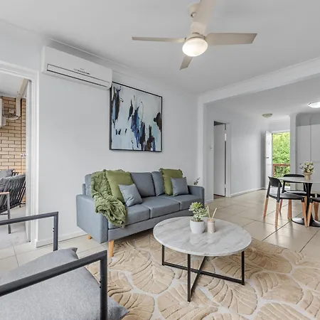 Apartment Comfy And Cozy Near Hospitals And Cbd With Parking! Brisbane