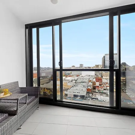 Stylish 2br With Story Bridge & Fireworks Views *