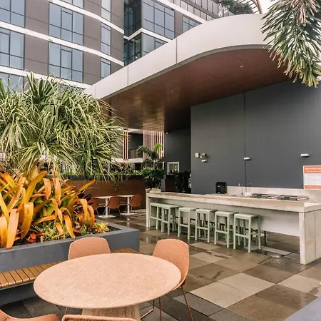 Apartment Scenic 2br With Balcony And Recreational Deck Access Brisbane