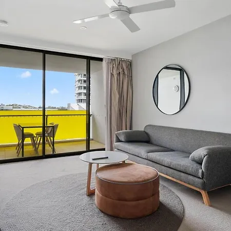 Apartment 54q Abnb-style Discover Riverside Bliss With Pool And Free Parking Near Portside