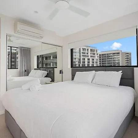 54q Abnb-style Discover Riverside Bliss With Pool And Free Parking Near Portside Apartment