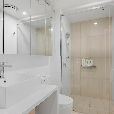 54q Abnb-style Discover Riverside Bliss With Pool And Free Parking Near Portside Apartment Brisbane