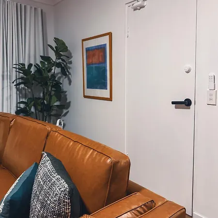 140sqm Modern Teneriffe 2 Bedroom & Balcony *