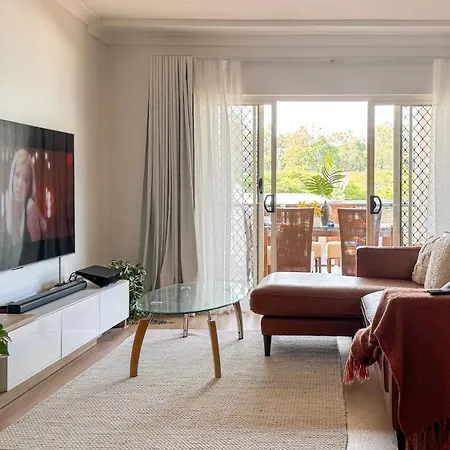 140sqm Modern Teneriffe 2 Bedroom & Balcony Apartment *