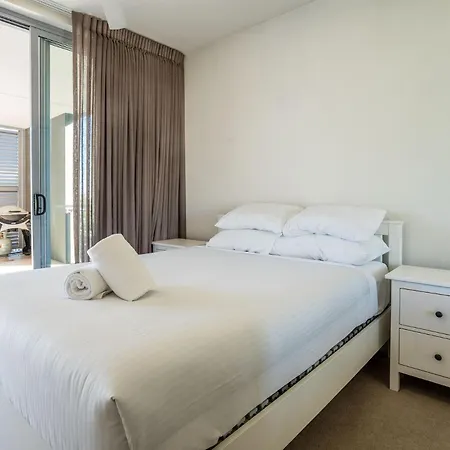 Apartment Barramul On The Park With Pool & Gym Access *