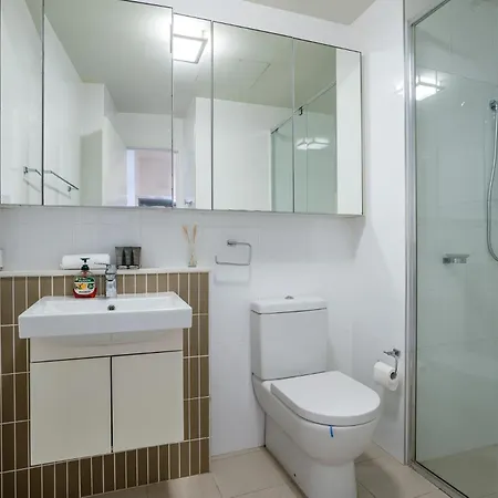 Barramul On The Park With Pool & Gym Access Apartment