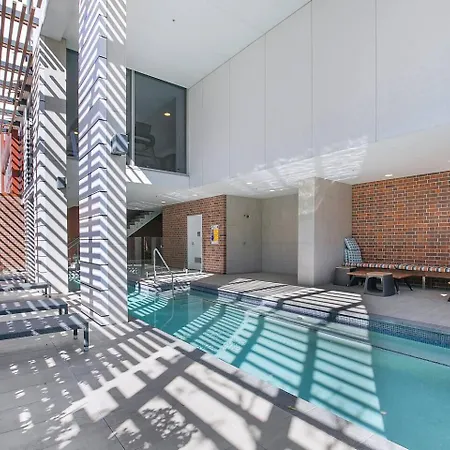 Blue Crush - Resort-style Chic Near Cbd Apartment Brisbane