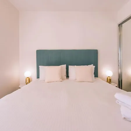 Apartment Contemporary 2br W Deck And Bbq Access *