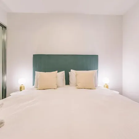 Tranquil 2 Bedroom Between Art And Sky * Brisbane